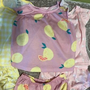 SET of 3 Pairs of matching Pajama top and bottoms. Carter’s brand. 5T Like new